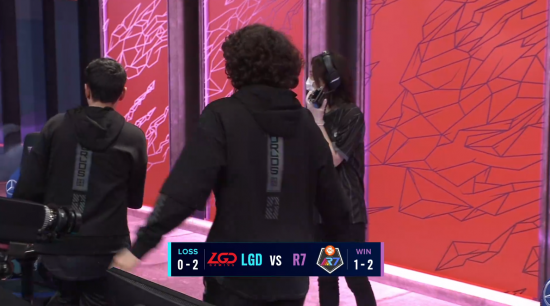 中国电竞用户突破5亿半年收入超700亿引发热议